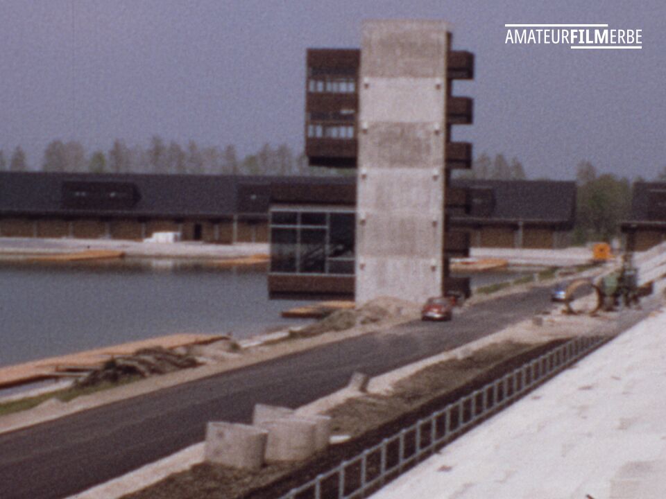 Guided tour of the construction site at the Munich Olympic Park – Still 2/19