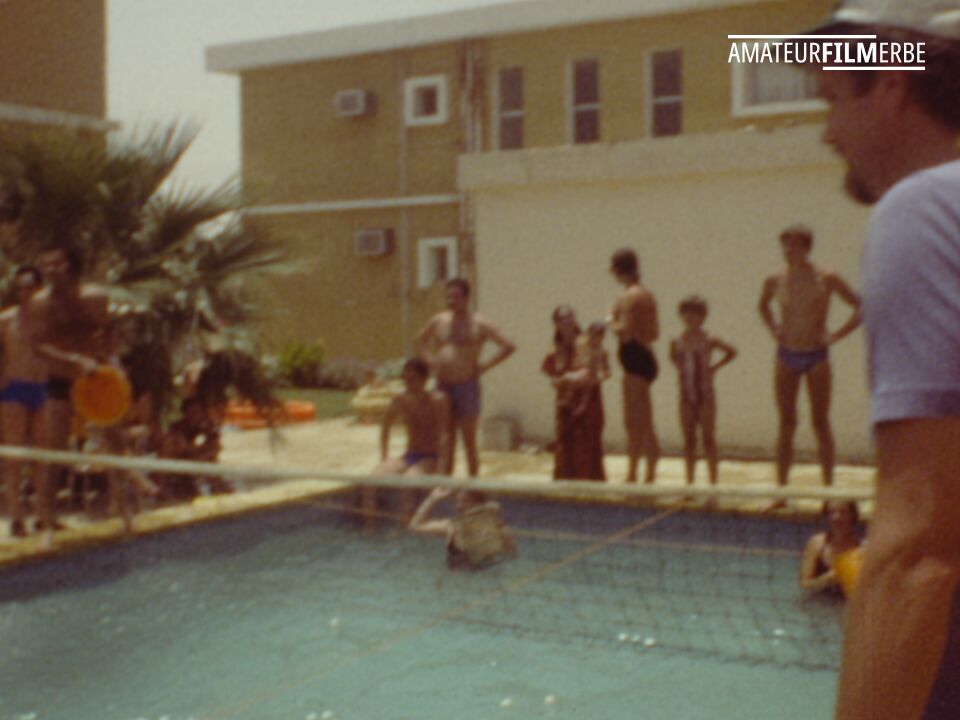 Pool game with buckets – Still 3/4