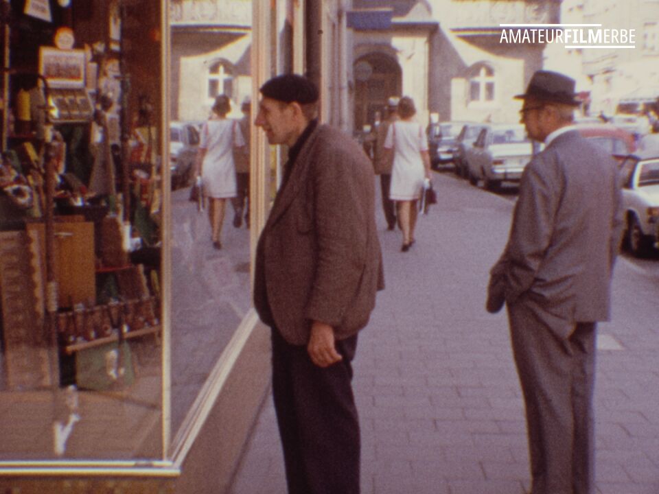 Regensburg residents and their dogs – Still 15/20