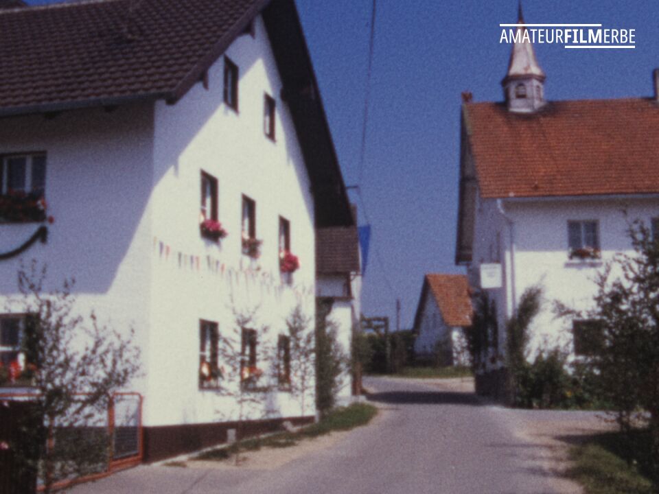 Flag dedication in Schillertswiesen – Still 2/16