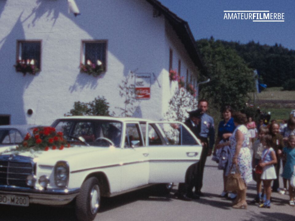 Flag dedication in Schillertswiesen – Still 6/16