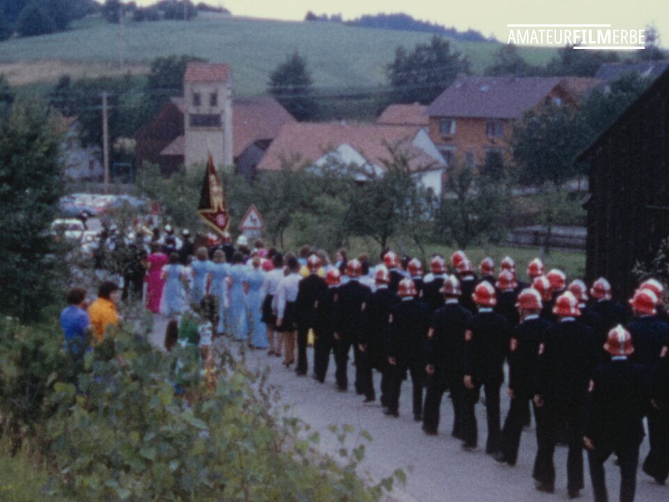 Flag dedication in Schillertswiesen – Still 10/16