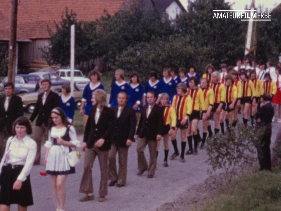Flag dedication in Schillertswiesen – Still 12/16