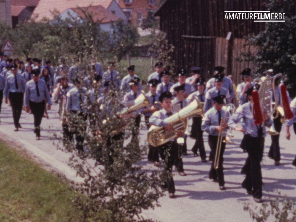 Flag dedication in Schillertswiesen – Still 15/16